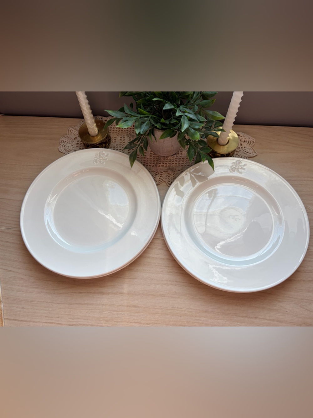 Pottery Barn Cream Ceramic Dinner Plates - Set of 4